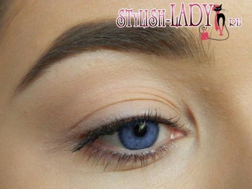 Цветные стрелки для голубых глаз. Лёгкий и эффектный макияж для голубых глаз с цветной стрелкой