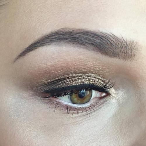 Макияж под синее платье на выпускной. Универсальный макияж под цветное платье на выпускной