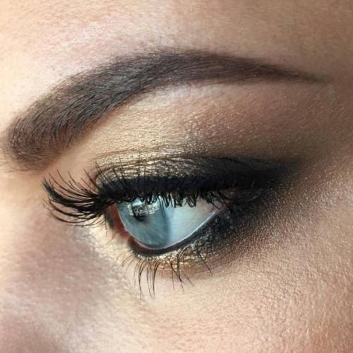 Макияж под синее платье на выпускной. Универсальный макияж под цветное платье на выпускной