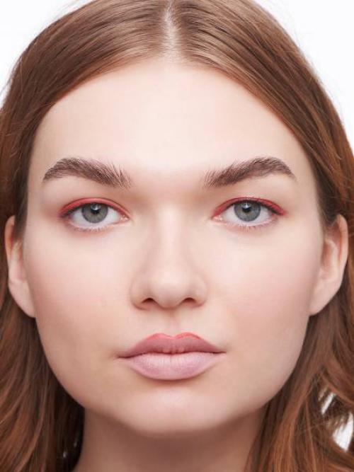 Розовые стрелки. Огненное шоу: макияж с красными стрелками