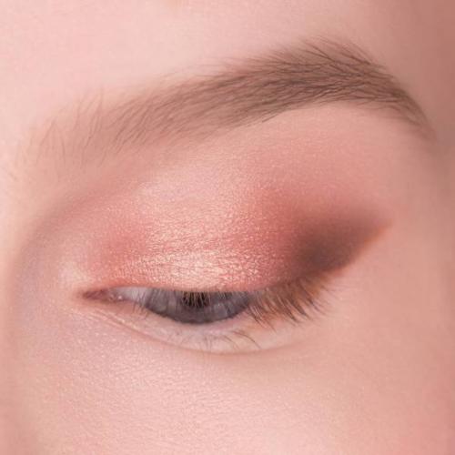 Макияж со стрелками для голубых глаз. Макияж для голубых глаз в бронзовых тонах