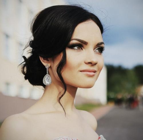 Макияж на свадьбу для карих глаз. Основы макияжа для брюнеток