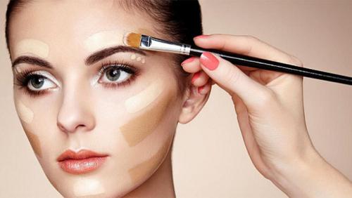 Как правильно накладывать макияж на лицо. Как правильно наносить базу под макияж на круглое, овальное и квадратное лицо