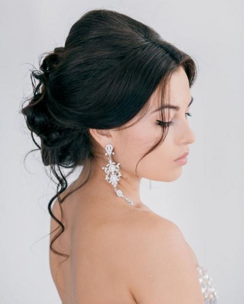 Макияж на свадьбу для карих глаз. Основы макияжа для брюнеток