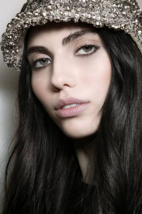 Макияж для серых глаз и светлых волос. Макияж для девушек с серыми глазами и темными волосами