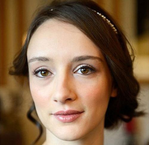 Как самостоятельно сделать макияж на свадьбу. Как сделать макияж самостоятельно: пошаговая инструкция 02