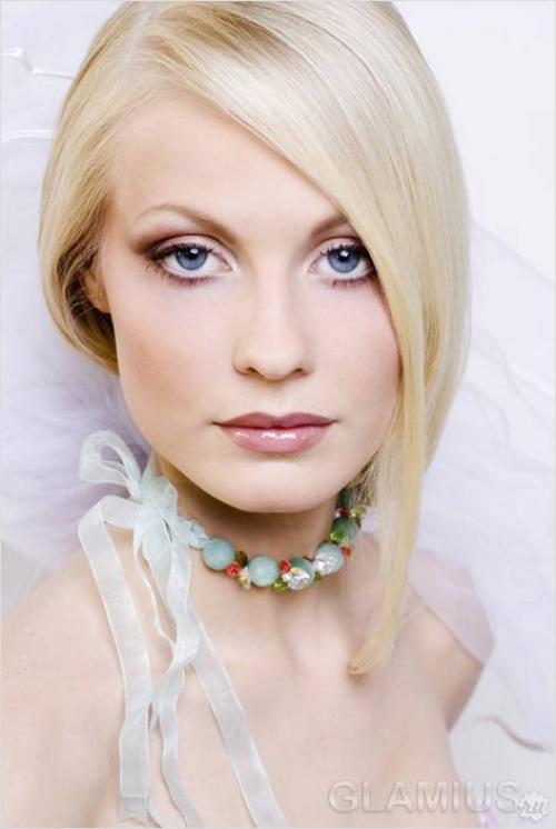 Персиковые тени. Персиковый макияж глаз фото: