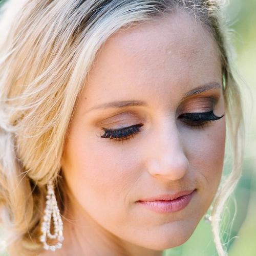 Макияж самой себе на свадьбу. Как сделать свадебный макияж своими руками? Кисточки, краски и карандаши