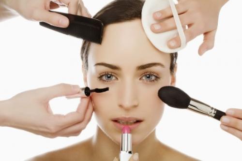 Вся косметика список. Косметичка: чем руководствоваться в ее наполнении, чтобы макияж всегда был безупречным? 15 Вся косметика список. Косметичка: чем руководствоваться в ее наполнении, чтобы макияж всегда был безупречным? 15