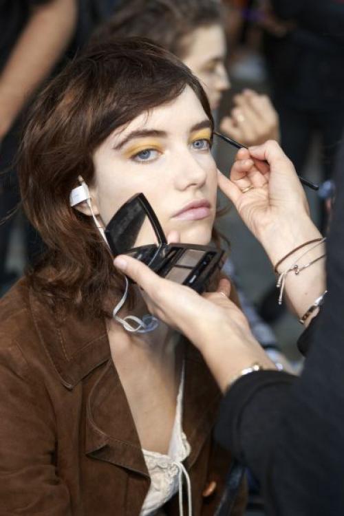 Как покрасить брови краской для волос. Можно ли красить брови краской для волос?