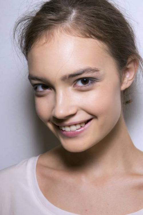 Какая косметика нужна для повседневного макияжа в школу. Красивый повседневный макияж в школу: лайфхаки