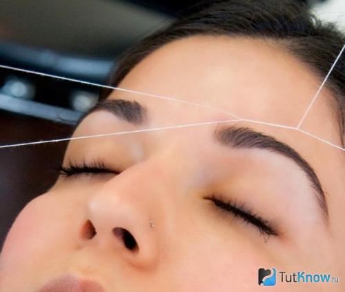 Оформление бровей ниткой. Коррекция бровей ниткой. Все плюсы и минусы процедуры 03 Оформление бровей ниткой. Коррекция бровей ниткой. Все плюсы и минусы процедуры 03