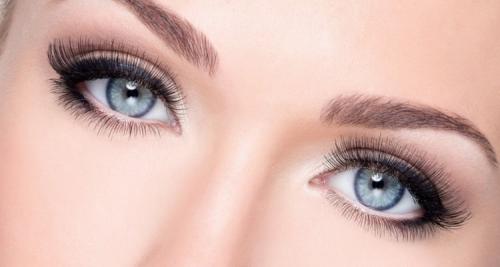 Вечерний макияж для серо-голубых глаз. Техника и виды макияжа для серо-голубых глаз с фото и видео