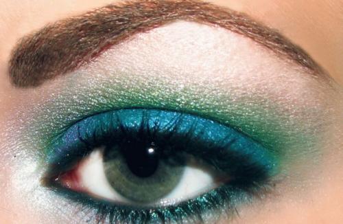 Какие тени идут к зеленым глазам и русым волосам