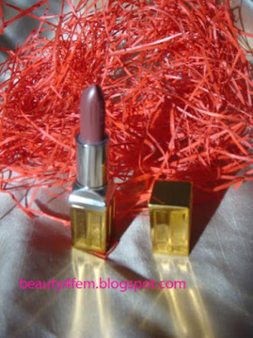 Помада под зеленые глаза и темные волосы. Какая помада подходит к зеленым глазам: верный цвет для зеленоглазых бестий