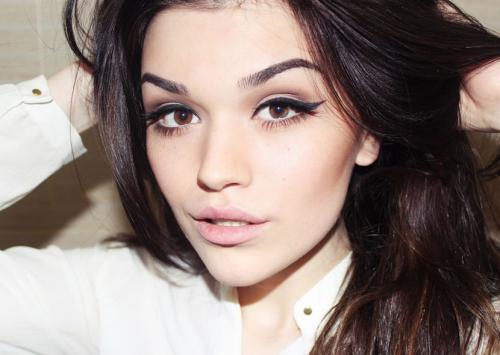 Как покрасить брови народными средствами. Как сделать брови темнее без краски?