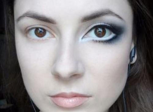 Макияж для увеличения карих глаз. Что влияет на визуальное увеличение глаз