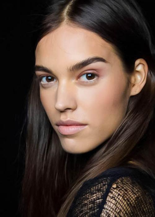 Естественный макияж для карих глаз. Нюд-тенденция: естественный макияж для карих глаз