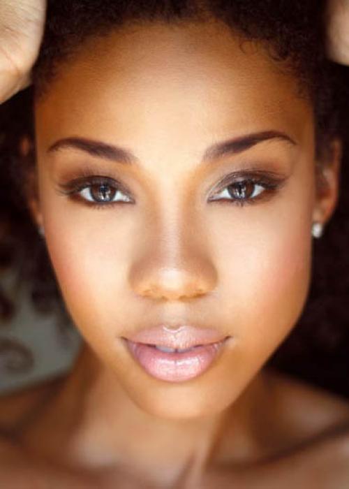 Естественный макияж для карих глаз. Нюд-тенденция: естественный макияж для карих глаз