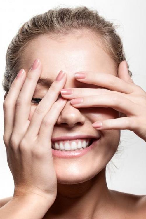 Как замаскировать прыщи консилером. Как замаскировать прыщи с помощью макияжа?