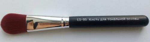 Кисть для тональной основы. Какие есть виды