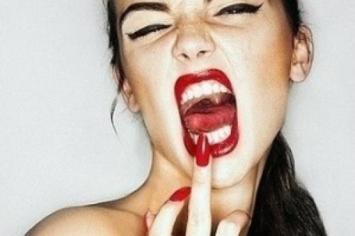 Помада для брюнеток на каждый день. В зависимости от глаз