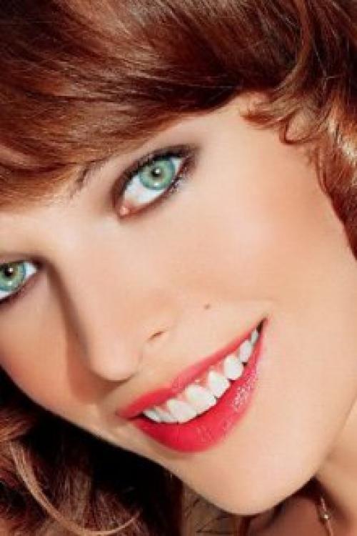 Тени для зеленых глаз и светлой кожи. Индивидуальные правила нанесения Правильное нанесение теней имеет свои плюсы: