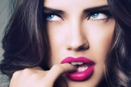 Помада для брюнеток на каждый день. В зависимости от глаз