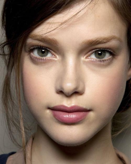 Школьный макияж для подростков 15 лет. Как сделать легкий макияж для подростков?