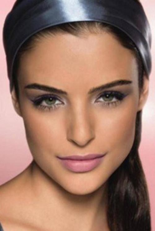 Тени для голубых глаз брюнеток. Общие рекомендации брюнеткам от визажиста