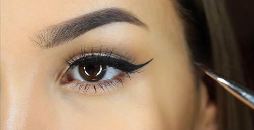 Идеальных бровей секрет. Секрет идеальных бровей