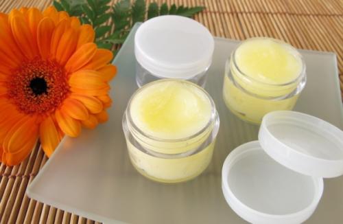 Плывет помада. Почему скатывается помада на губах и как это предотвратить