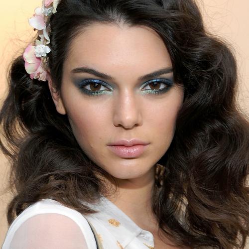 Персиковые тени. Персиковый макияж глаз фото: