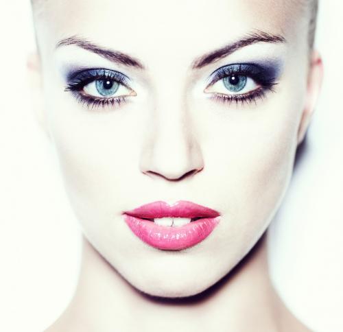 Макияж эффект больших глаз. Как с помощью макияжа сделать глаза больше? 05