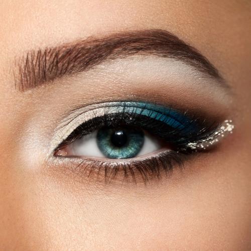 Макияж эффект больших глаз. Как с помощью макияжа сделать глаза больше? 11