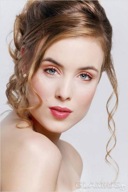 Персиковые тени. Персиковый макияж глаз фото: