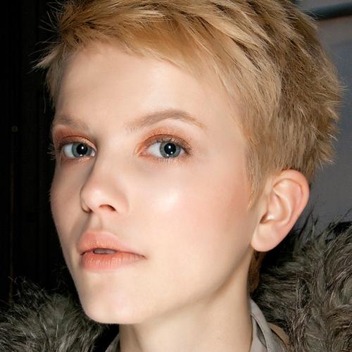 Персиковые тени. Персиковый макияж глаз фото: