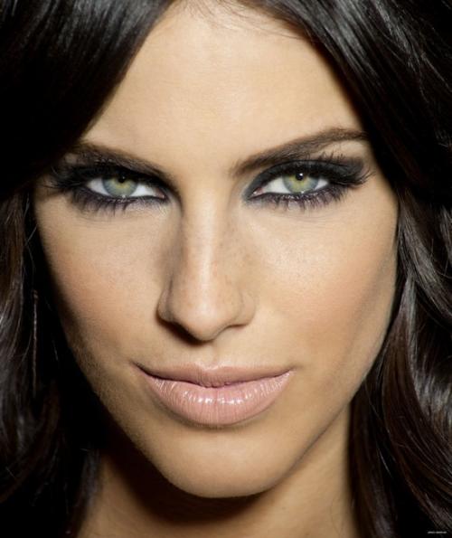 Макияж для русых с зелеными глазами. Как сделать повседневный и праздничный макияж для зеленых глаз и русых волос?