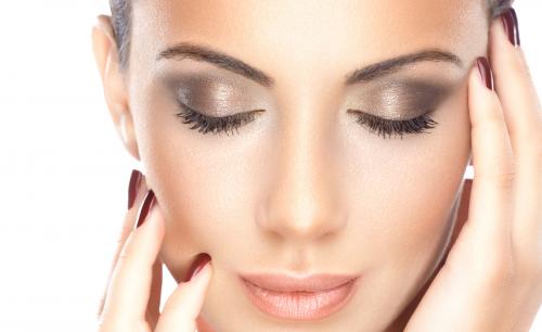 Легкий макияж для зеленых глаз. Натуральный макияж для зеленых глаз