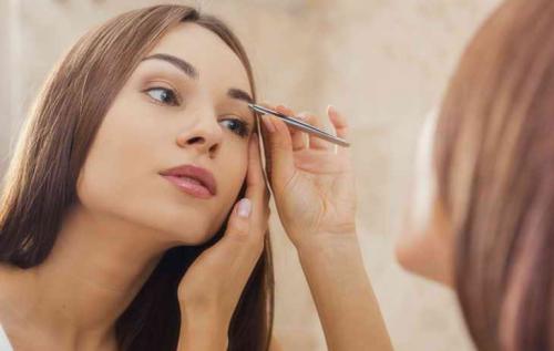 Как сделать идеальные брови в домашних условиях самой себе. Коррекция бровей в домашних условиях