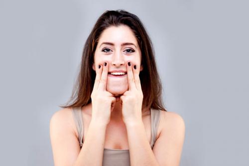 Что делать, чтобы появились скулы. Упражнения для идеальной формы щек и скул