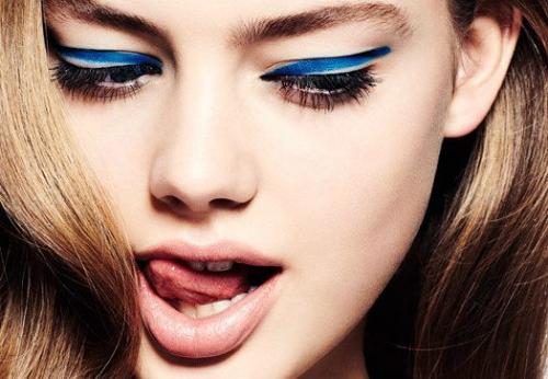 Цветные стрелки для серых глаз. Цветные стрелки на глазах