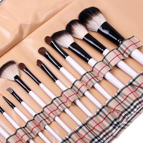 Разбор кистей для макияжа. Из чего изготовлены кисточки для макияжа?