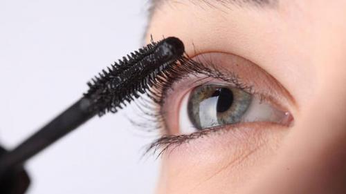 Касторовое масло для ресниц результат. Как наносить касторовое масло на ресницы?