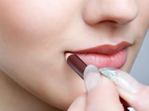 Что нужно для макияжа в домашних условиях. Как правильно сделать макияж в домашних условиях пошаговое фото — тонкости возрастного макияжа