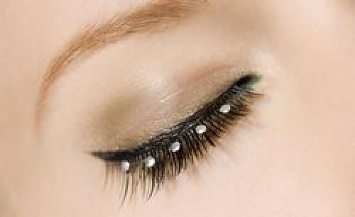 Стоит ли наращивать ресницы зимой. Вредно ли или безопасно наращивать ресницы?