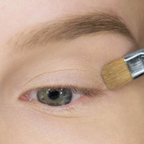 Макияж со стрелками повседневный. Пошаговый макияж со стрелками и тенями