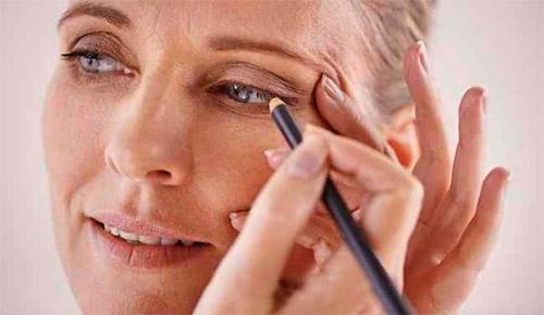 Антивозрастной макияж для карих глаз. Макияж глаз