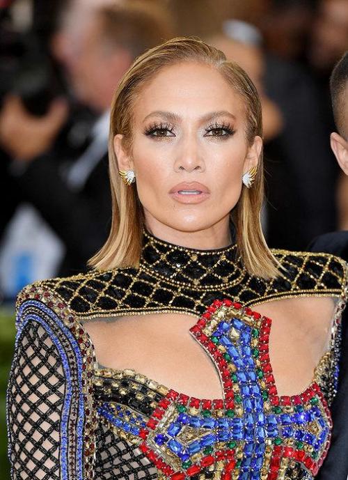 Макияж, как у Дженнифер лопез. Как сделать макияж для карих глаз от Дженифер Лопес: пошаговое с фото 28