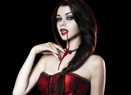 Макияж Вампира для детей. Фотогалерея идей и образов девушки-вампира на Хэллоуин